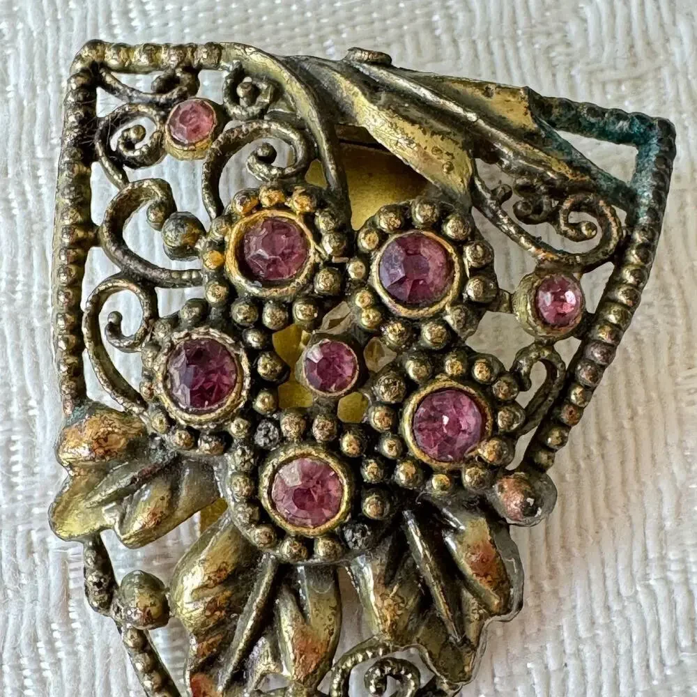 Vintage Floral 1920’s Purple Amethyst Rhinestone Dress Clip Gold Tone Triangular